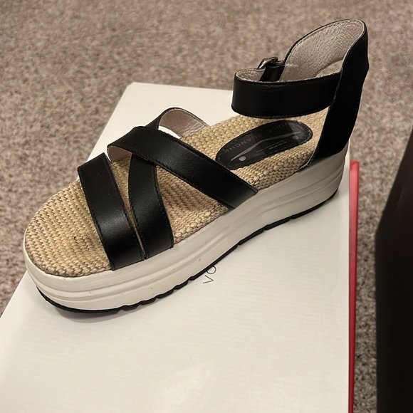 Black Viole Blanche platform sandals.Good condition. Size 36.Leather top. - Picture 3 of 5